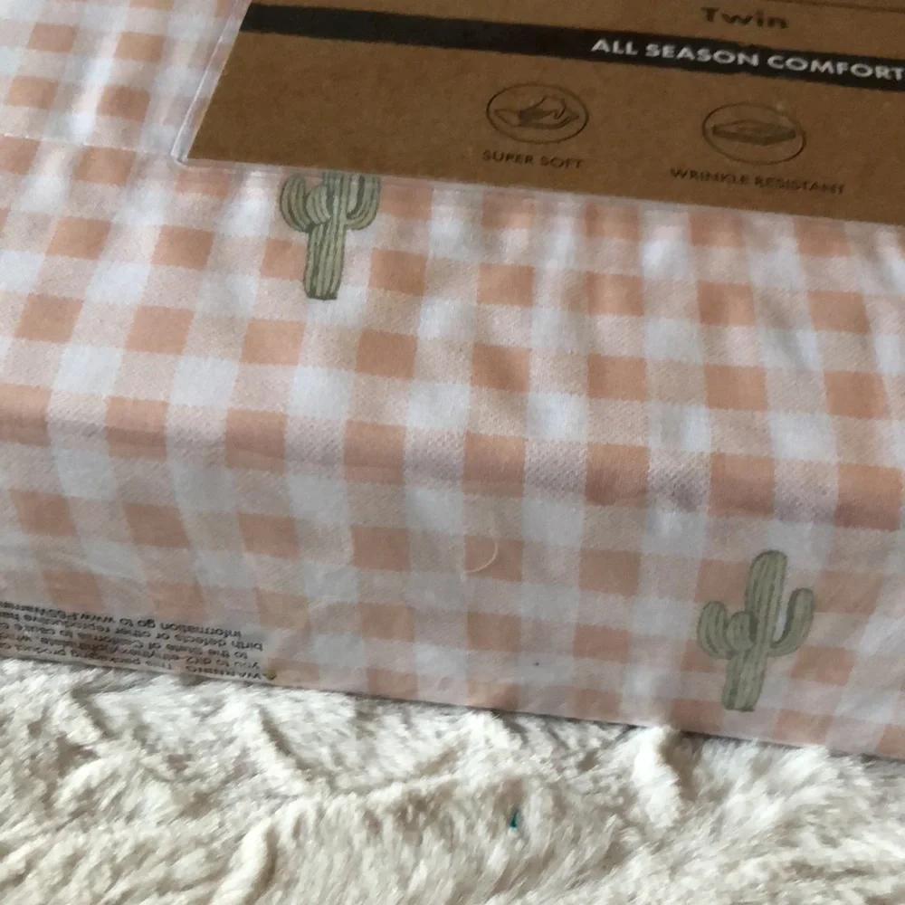 Wrangler Pink Gingham TWIN Sheet Set with Green Cactus Accents